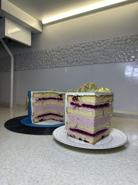 Торт Снікерс Хмельницький