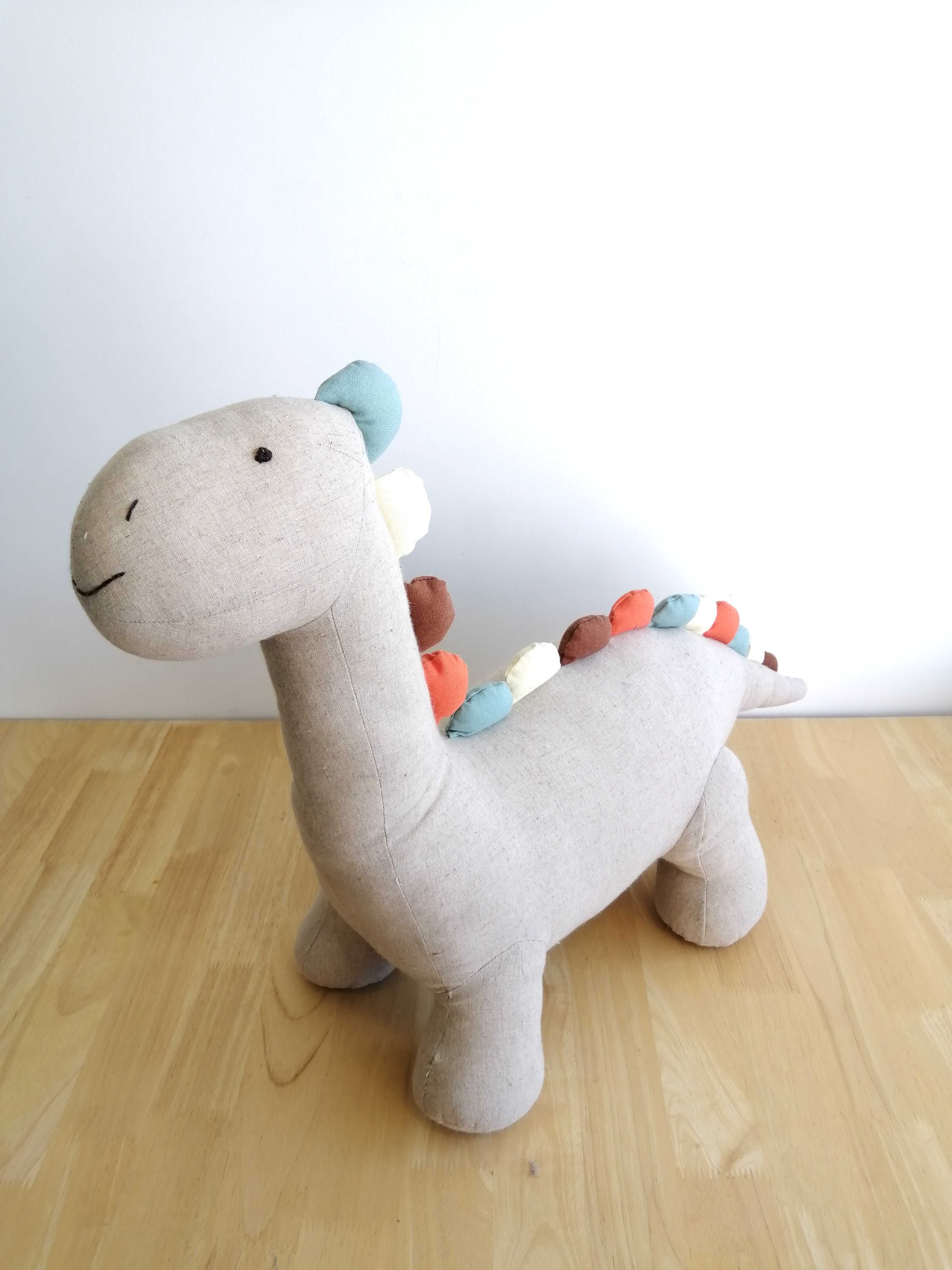 Boneco dinossauro