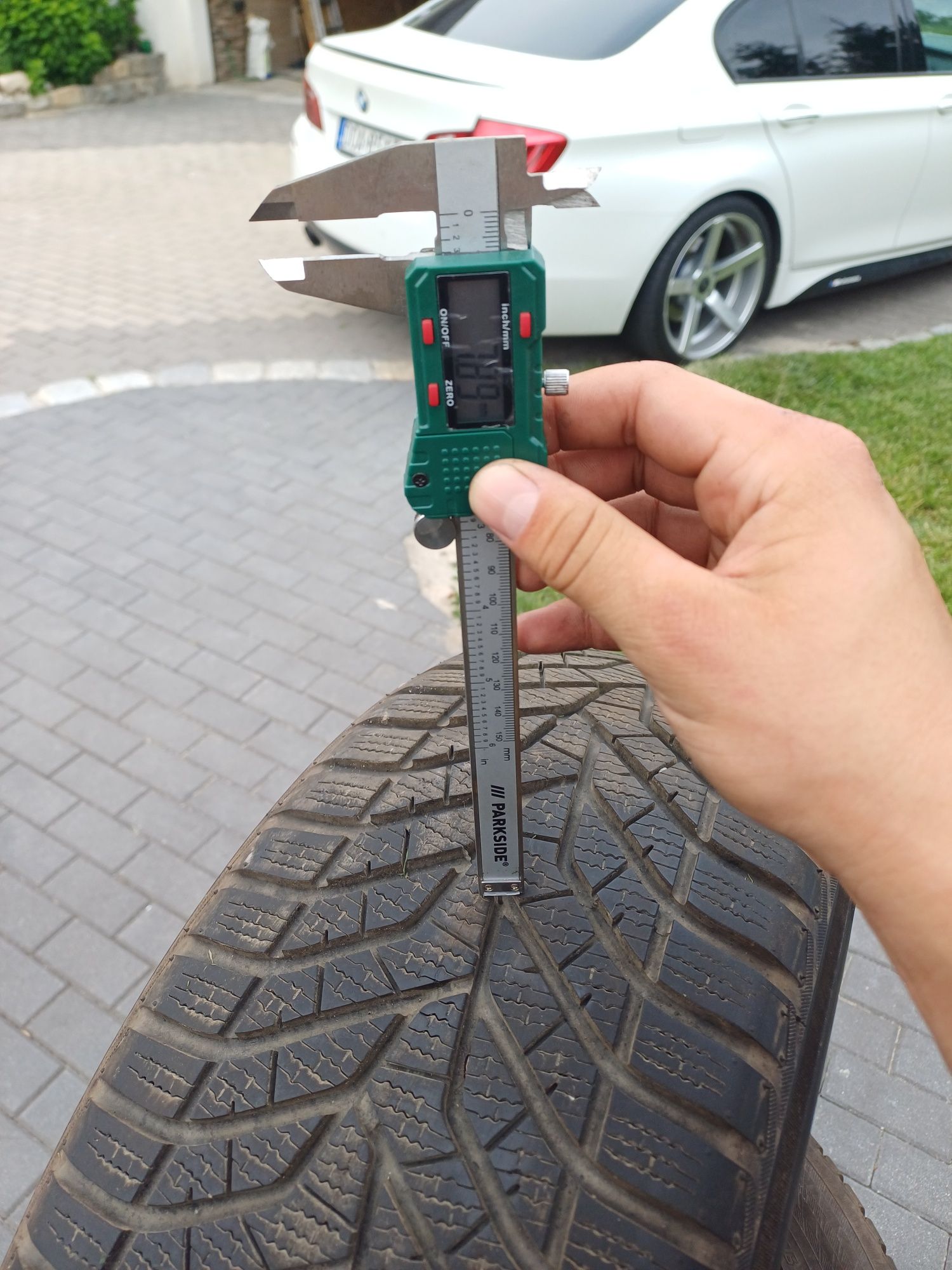 7.5mm jak nowe opony Zima 225/55/16 Yokohama 2022r świeże R16