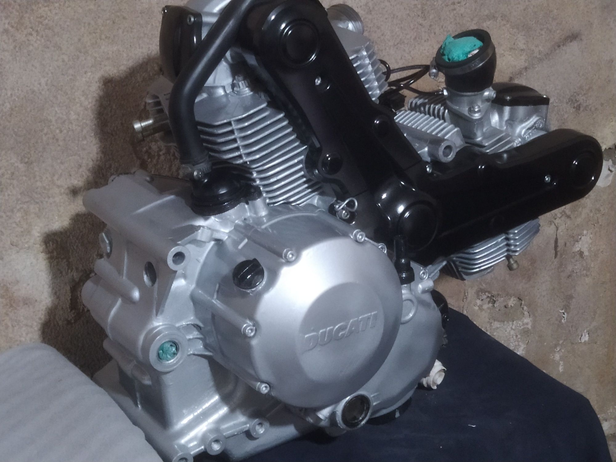 Motor Ducati 696 Monster