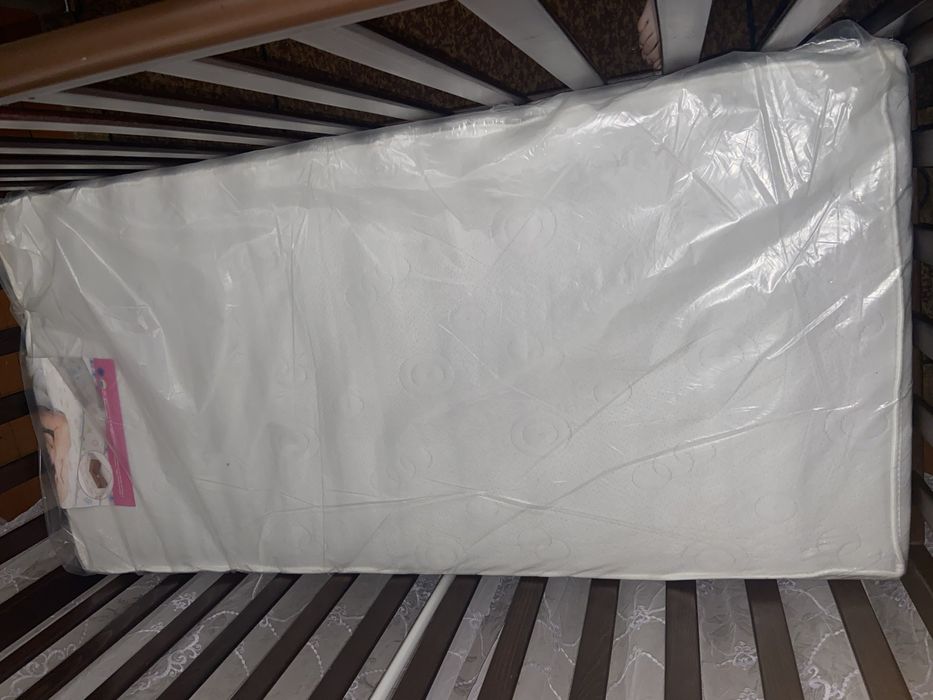 Ліжечко дитяче новий стан повністю укомплектоване
