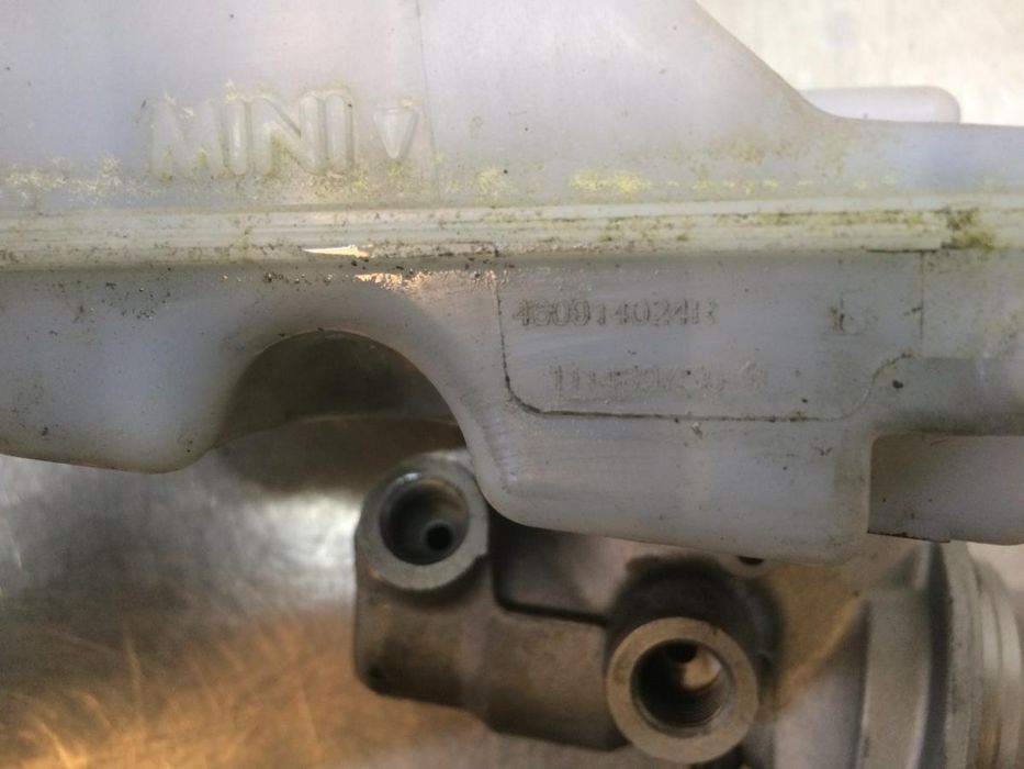 Bomba central dos travões RENAULT Twingo III (BCM_)