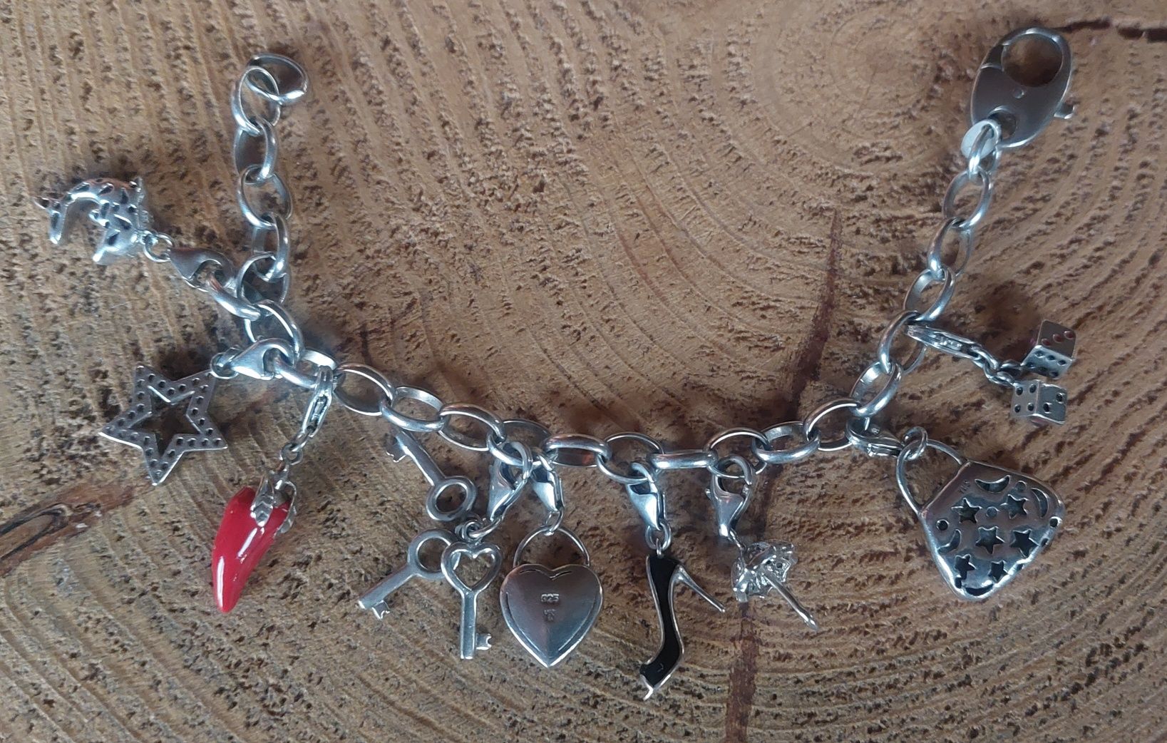 Bransoleta z charms