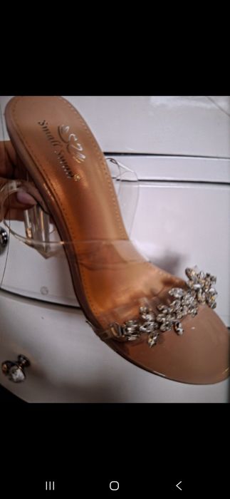 Sandałki transparentne z kryształkami