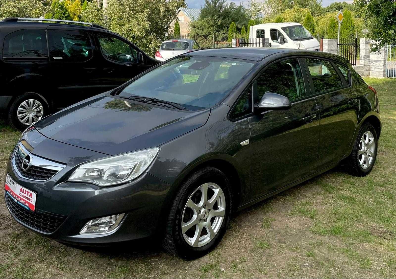 ASTRA OPEL 2011rok Super Stan