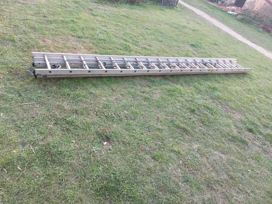 Drabina trzyczęściowa rozsuwana  linką 3x18 szczebli 12,5M ZARGES