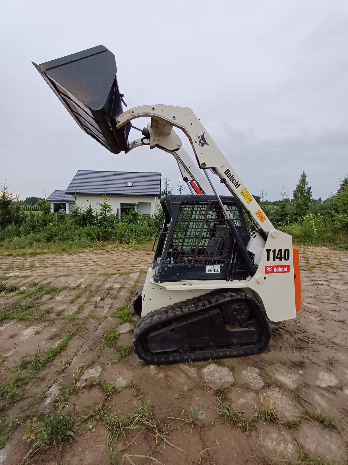 Bobcat T140 miniładowarka