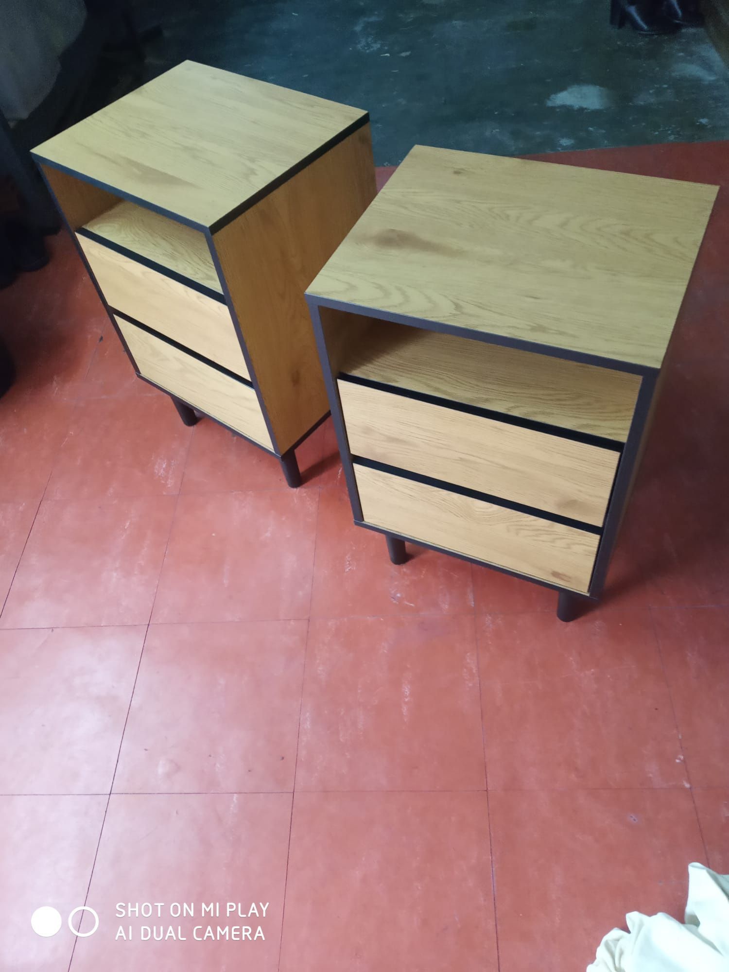 Duas mesas de cabeceira marca Jysk