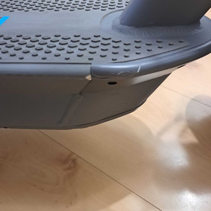 Hulanoga elektryczna Motus scooty 10 plus 2023