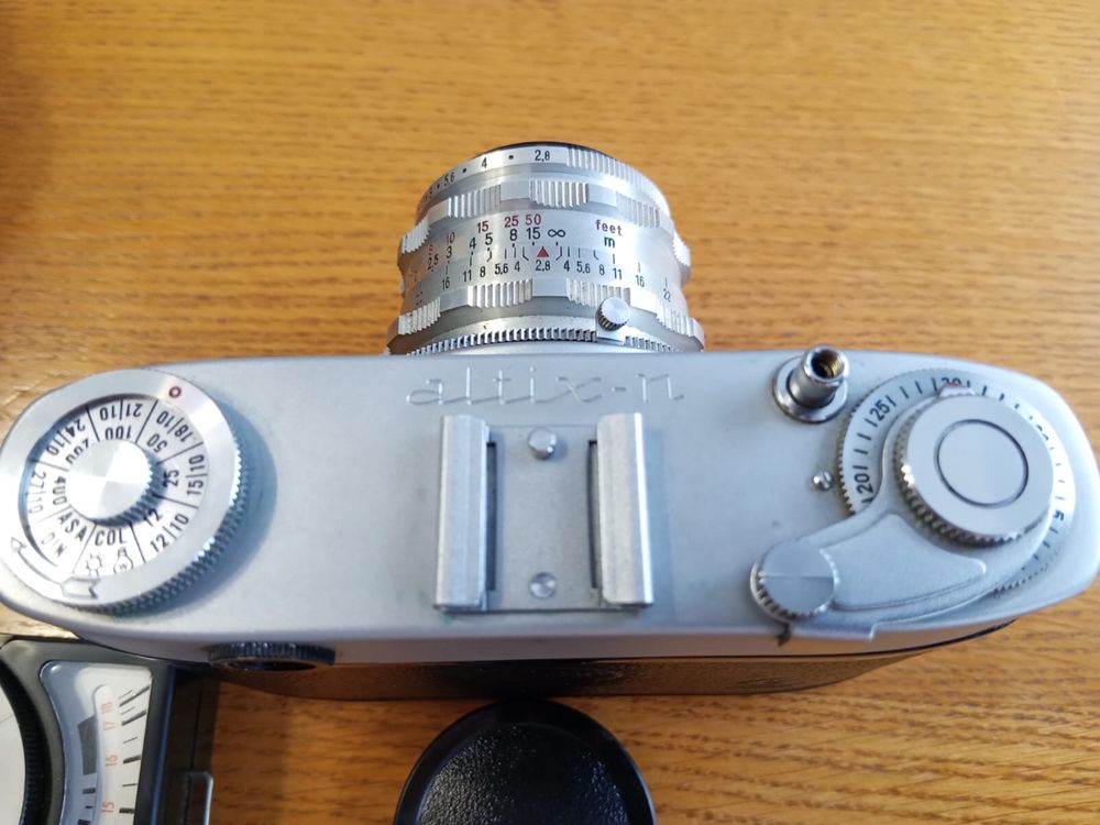 Stary aparat Altix-N z obiektywem Zeiss Tessar+etui+światłomierz