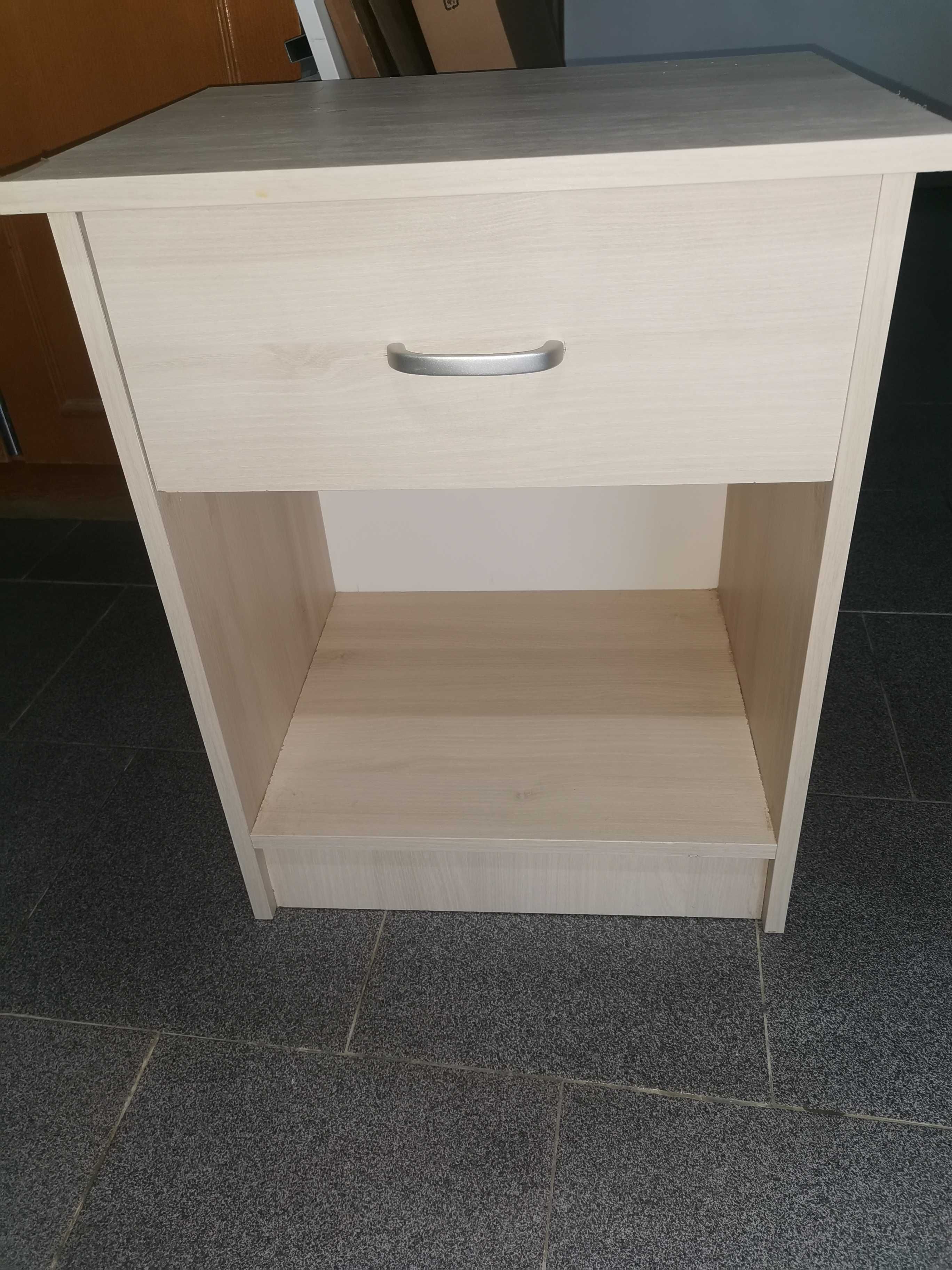 Mesa de cabeceira