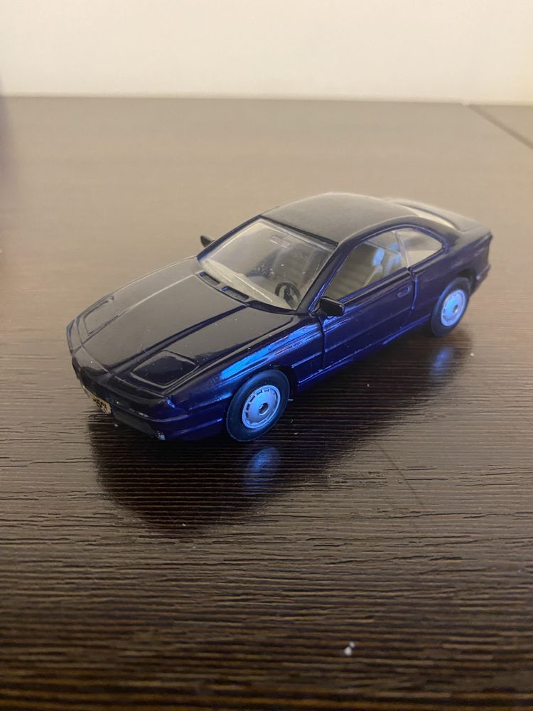 BMW 850i model kolekcjonerski Maisto skala 1/40 auto samochód