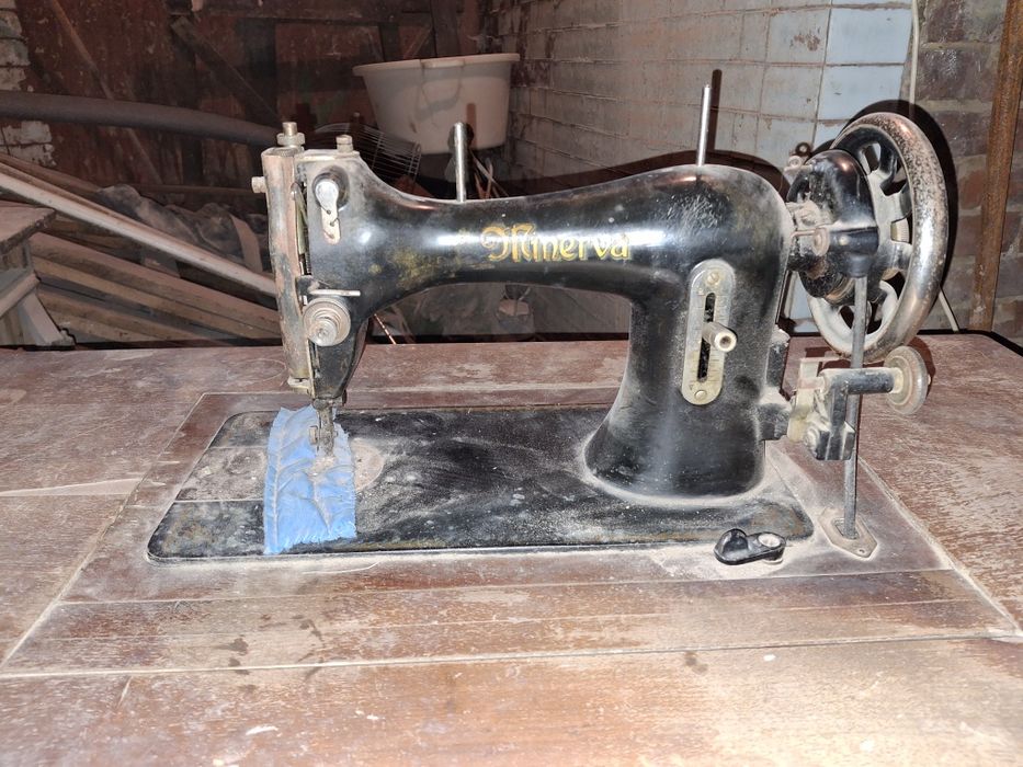 Швейная машина Минерва