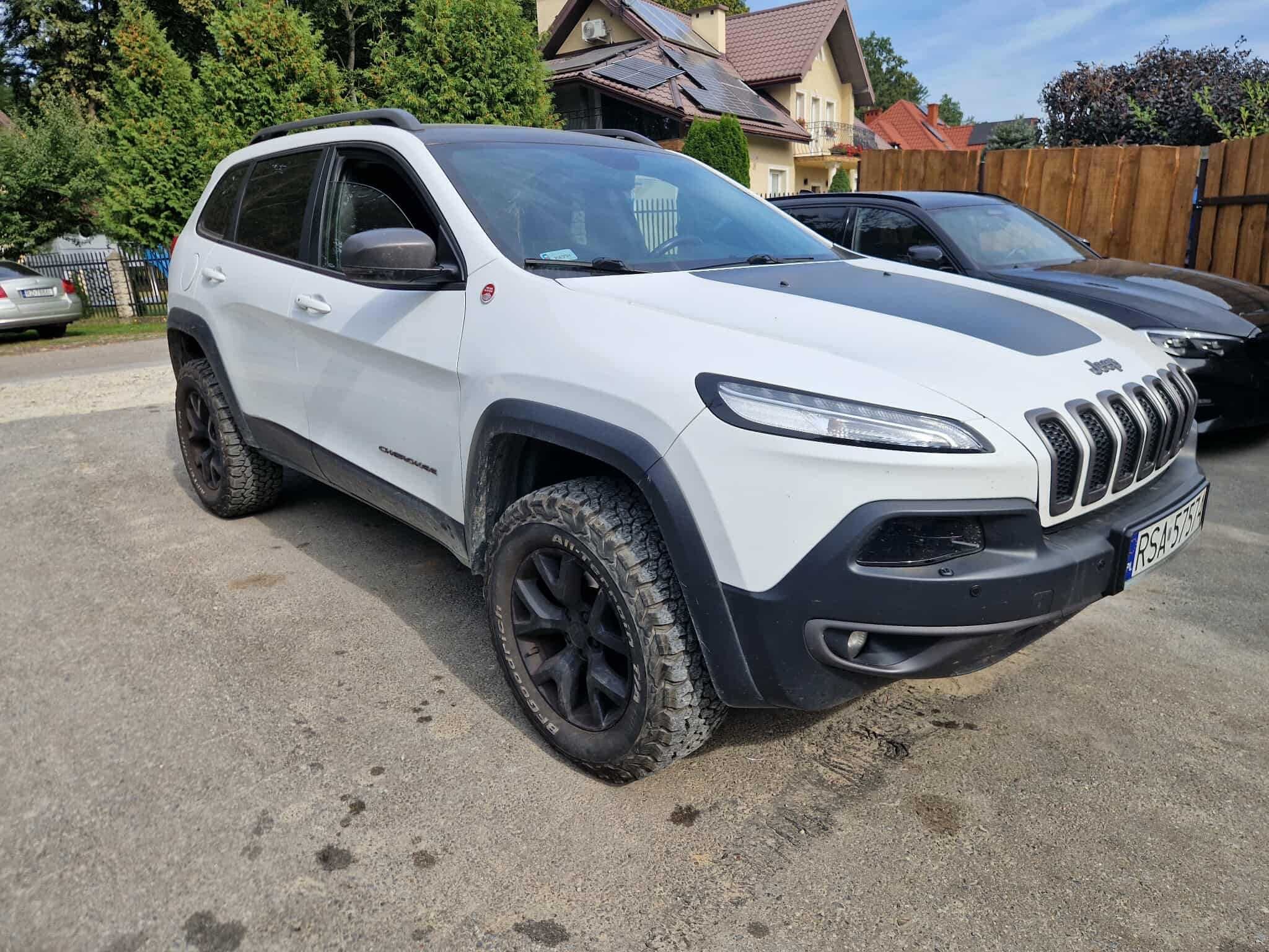 Sprzedam Jeep Cherokee 3.2 Trailhawk polski salon