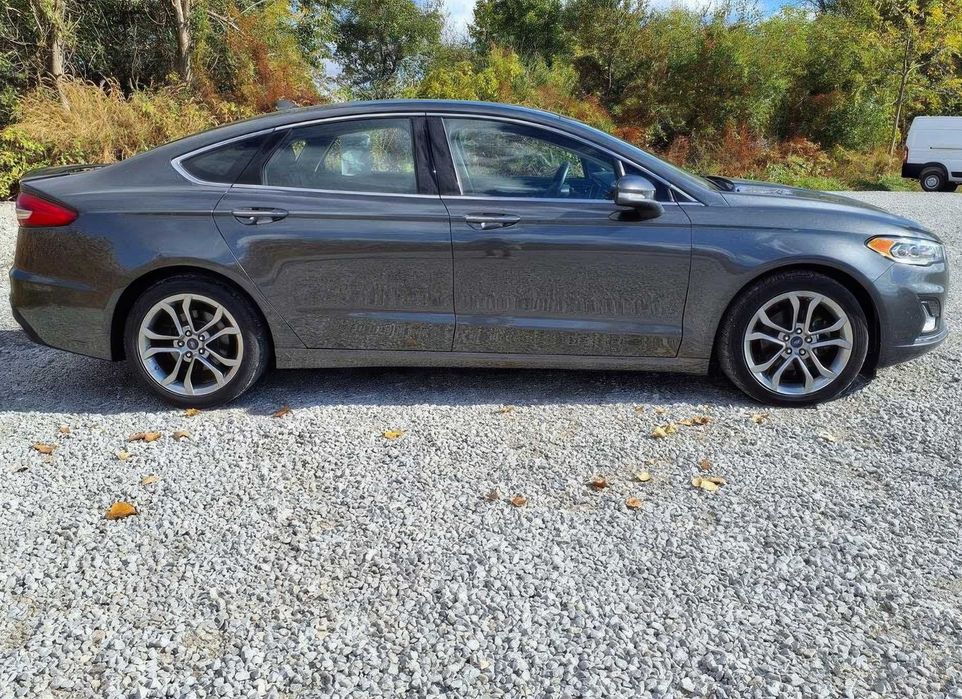 Ford Fusion Hybrid Titanium      2020