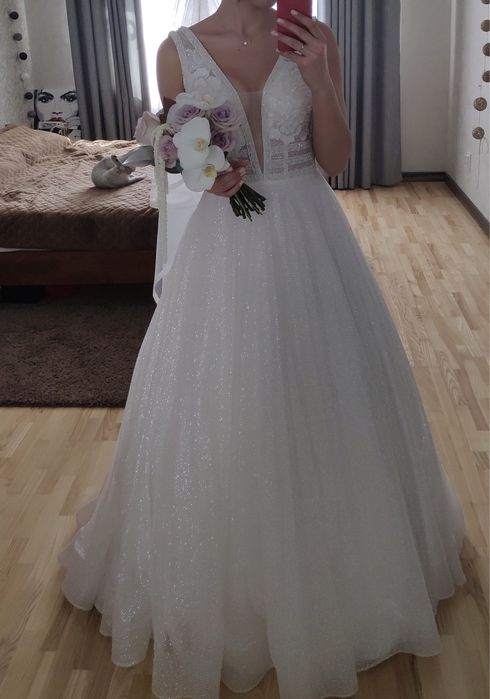 Весільна сукня
