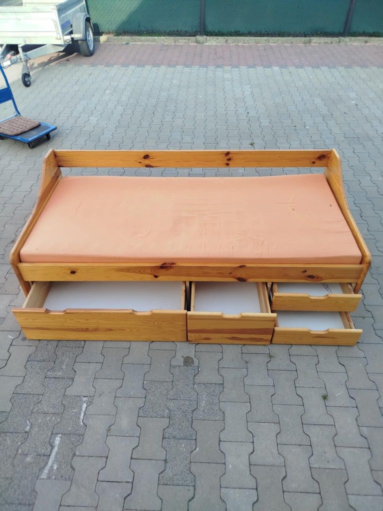 Sprzedam łóżko z szufladami 200x90
