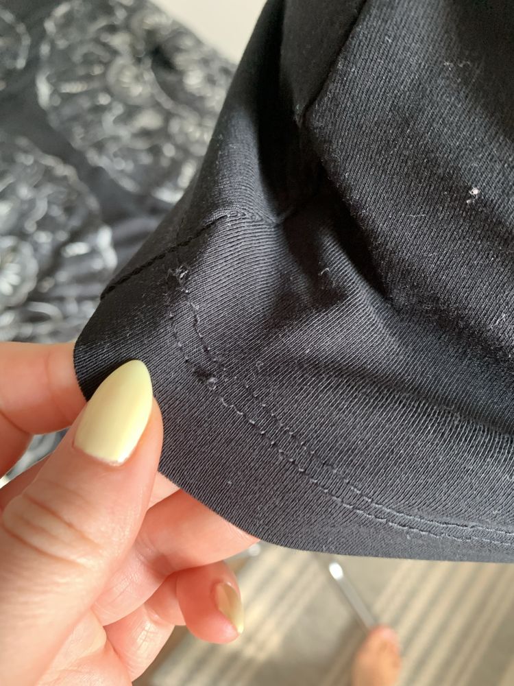 H&M czarny top basic minimalizm szafa kaspułowa L