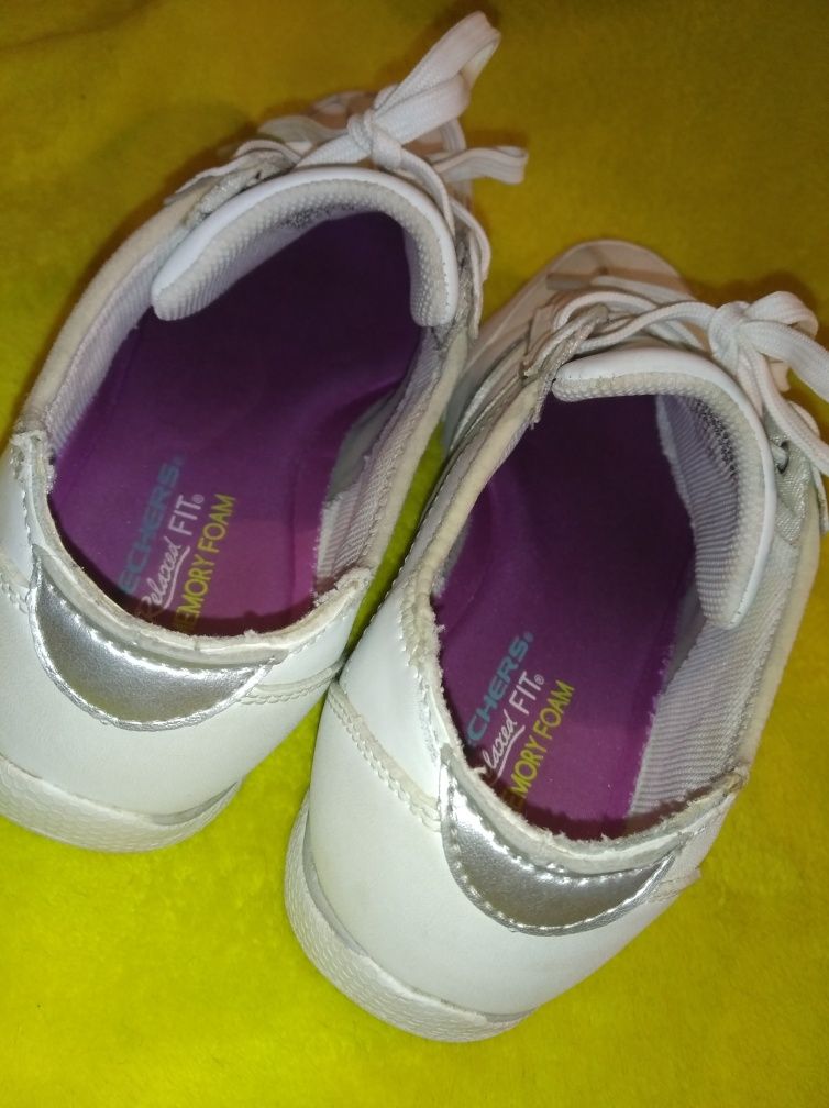 Кроссовки белые кожаные 41 26 см skechers