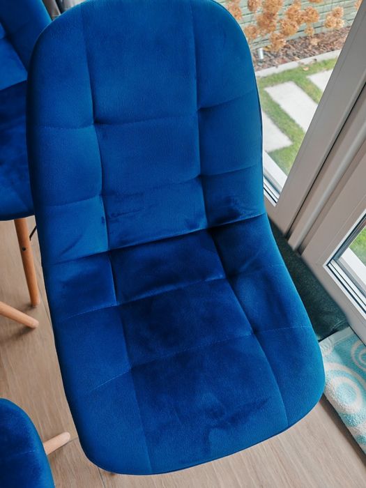 Komplet 4 krzeseł do jadalni