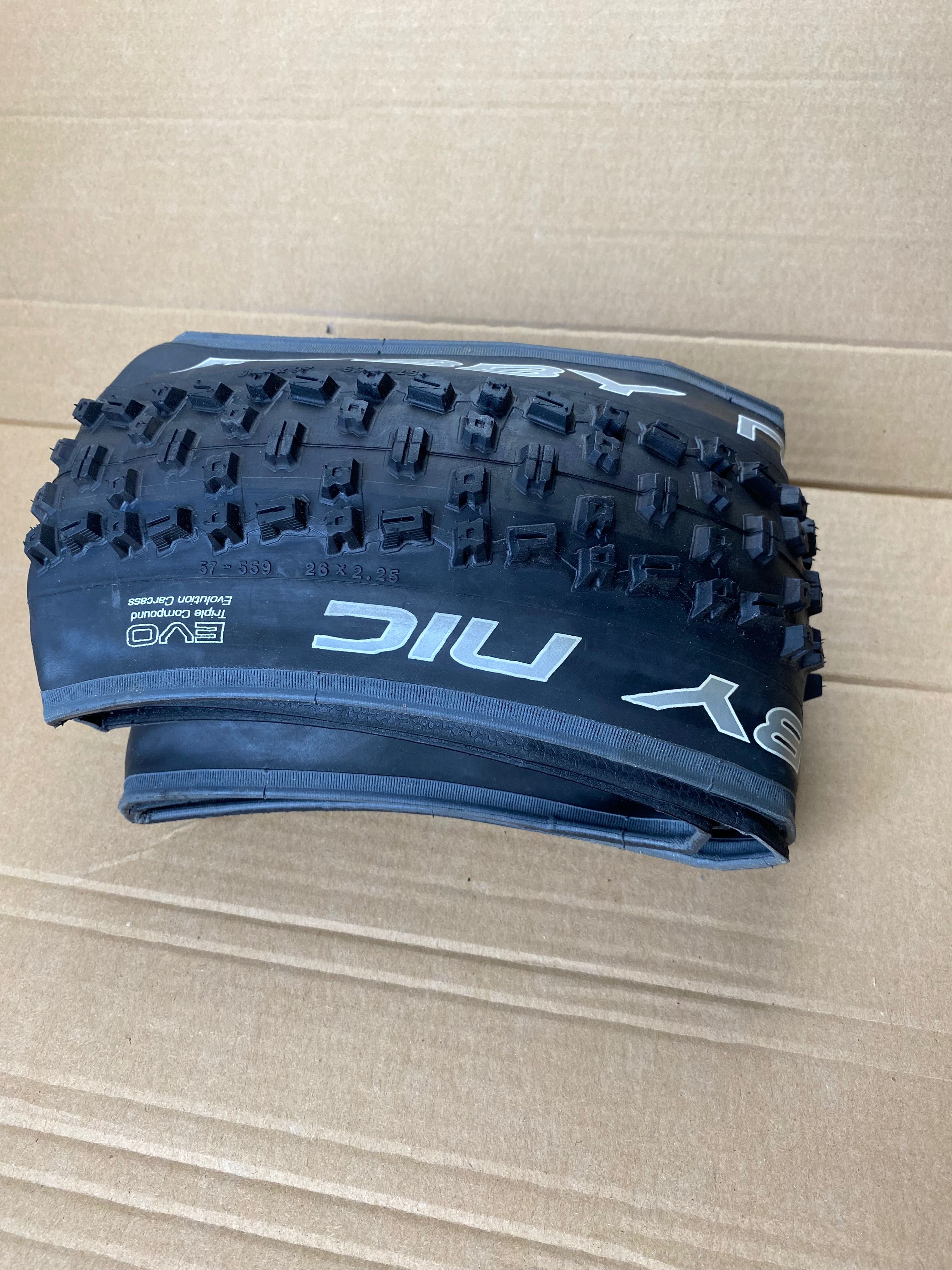 Dwie opony rowerowe Schwalbe Nobby Nic 26x2.25, EVO (op-10)