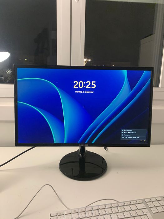 Monitor Samsung 62 cm HD