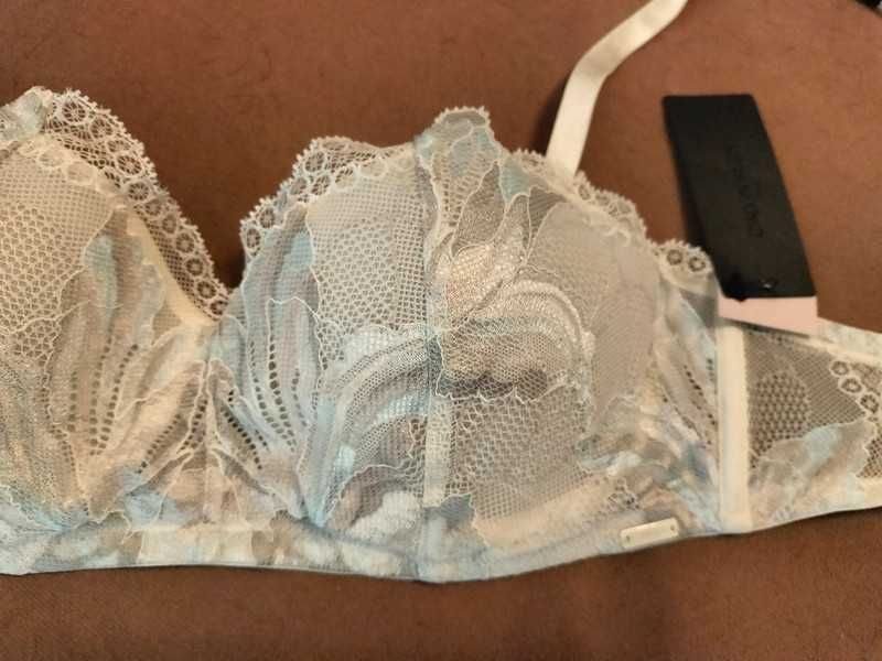 Koronkowy biustonosz Calvin Klein, 65C, model Bandea Ivory