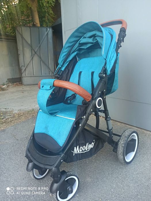 Прогулянкова коляска.