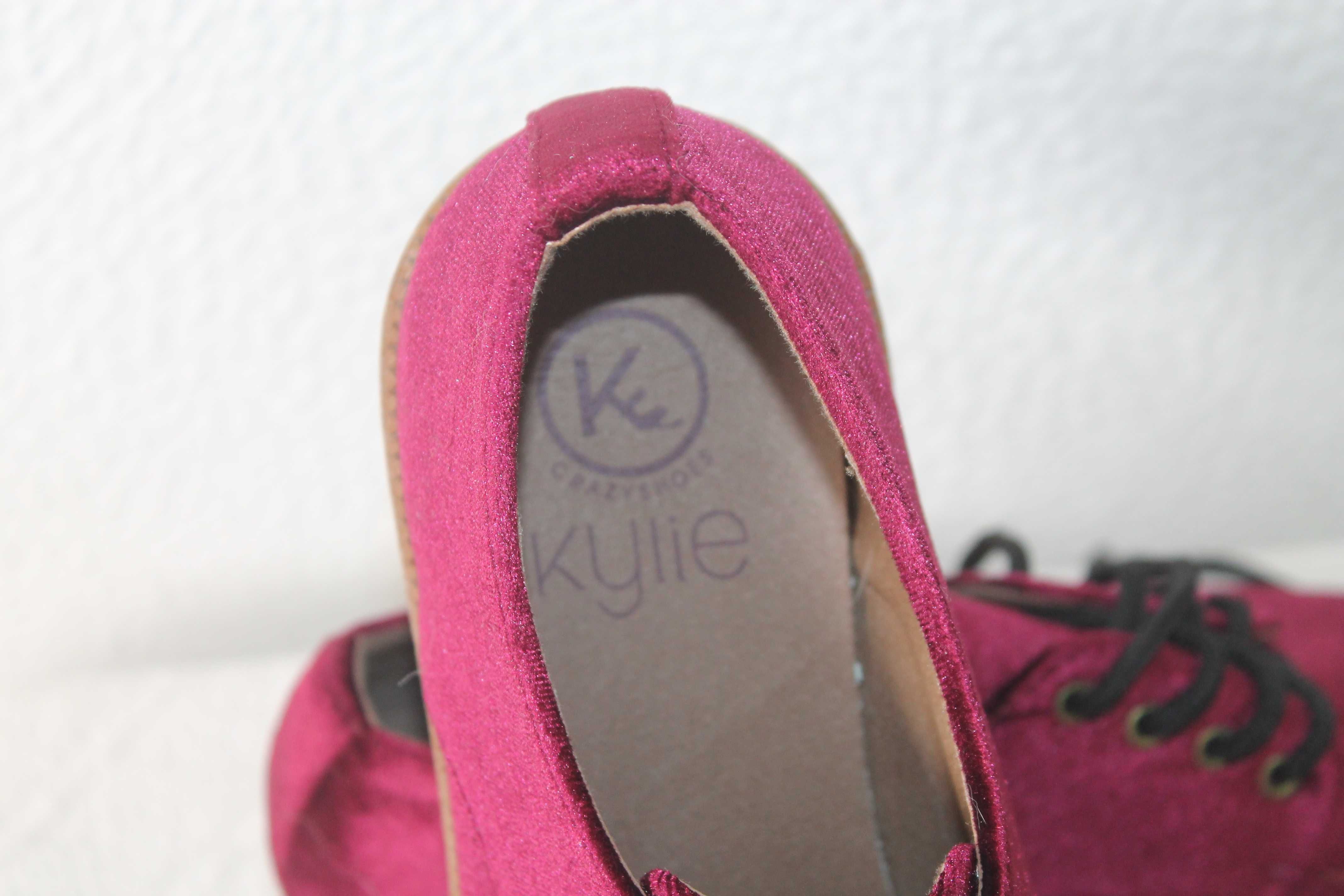 Sapato/Sapatilha Bordo _ Kylie