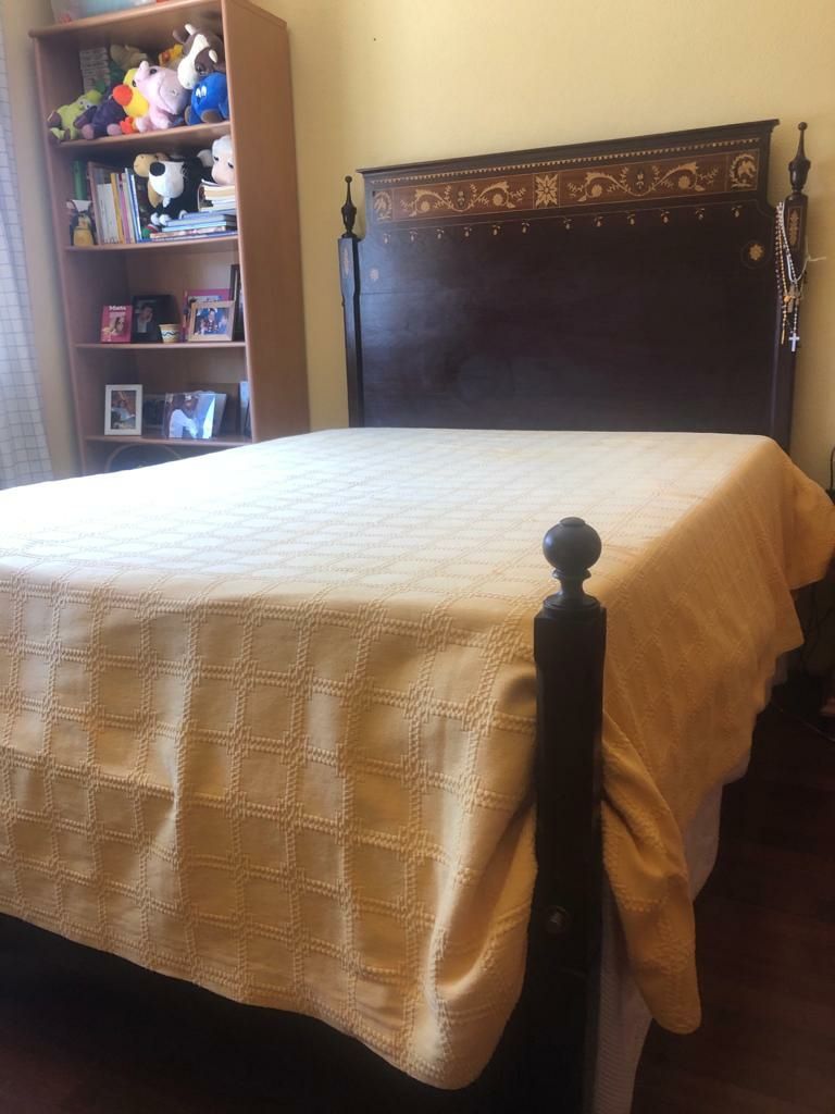 Vende-se Cama estilo Dona Maria