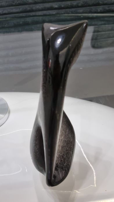 Sygnowana figurka „Siedzący kot” M. Naruszewicz Ćmielów 1956 r.