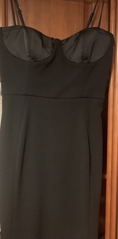 Vestido justo preto da Imperial, tamanho M. 50€