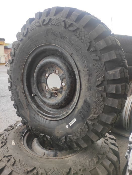 Продаю колёса Forward Safari 510 215/90-15C на УАЗ с дисками