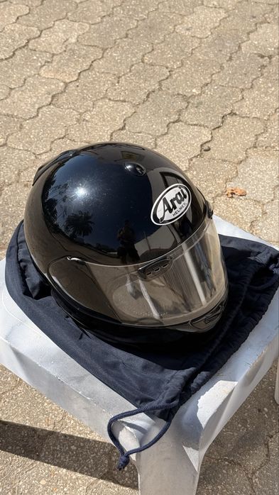 Capacetes arai bom estado