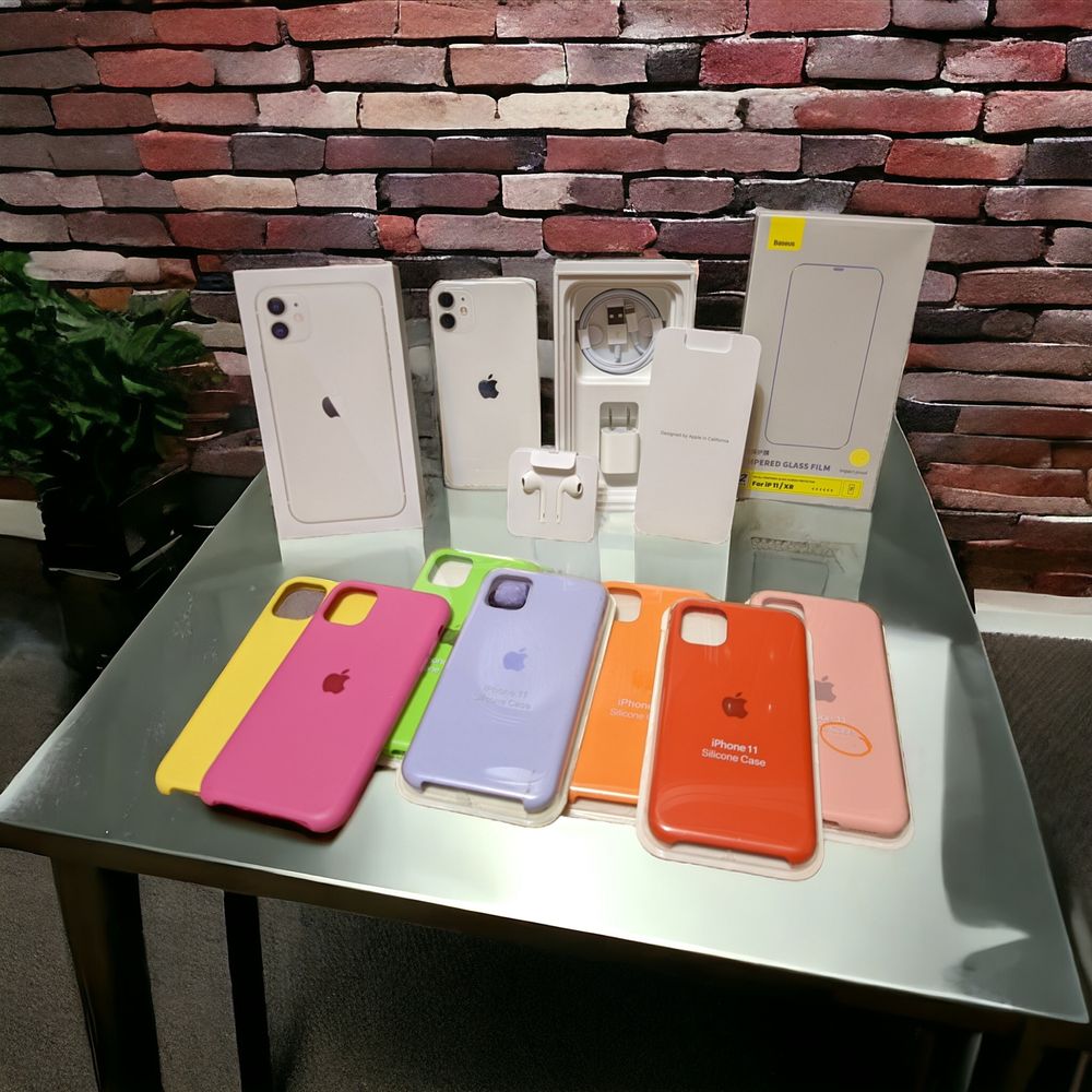 Смартфон Apple iPhone 11 White 64 Gb идеальное состояние, с коробкой