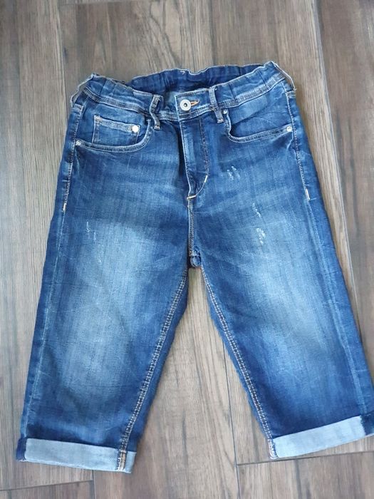 Krótkie spodenki H&M jeansowe na około 9,10 lat
