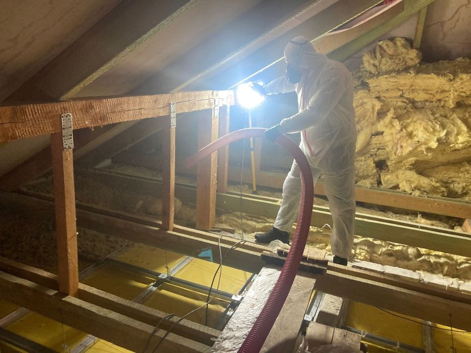 Ocieplanie piana PUR docieplanie poddasza pianką piana celuloza wełna