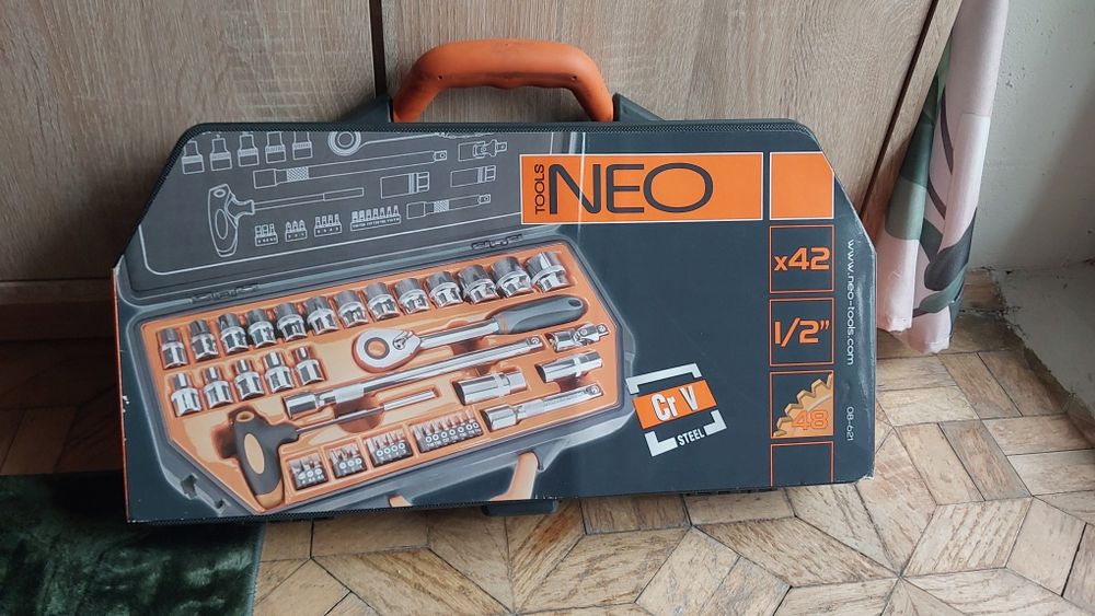 Sprzedam nowy zestaw kluczy NEO