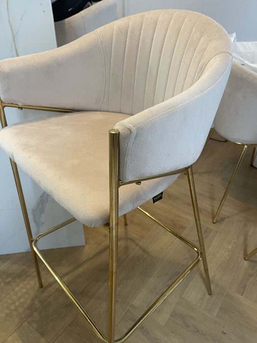 Hoker Glamour MW meble bezowy ze zlotymi nigami