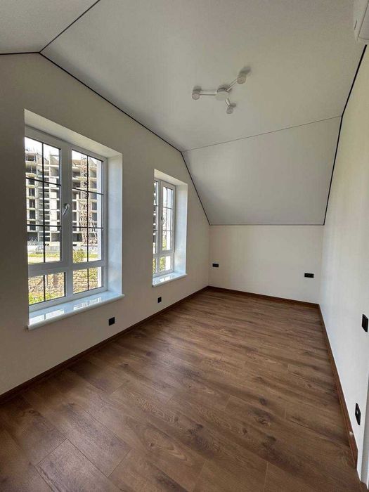 Продаж ТаунХаусу  з ремонтом та меблями