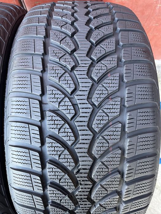 255/40/18 R18 Brigestone Blizzak LM-32 зима 2 шт