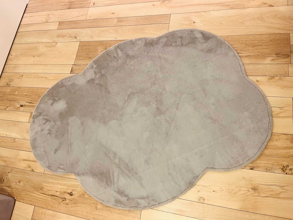 Dywanik w kształcie chmurki miękki długie włosy