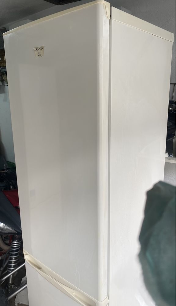 Frigorífico combinado jocel A+ ótimo funcionamento ( entrega incluída)