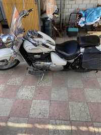 Продам мотоцикл Suzuki Intruder 400