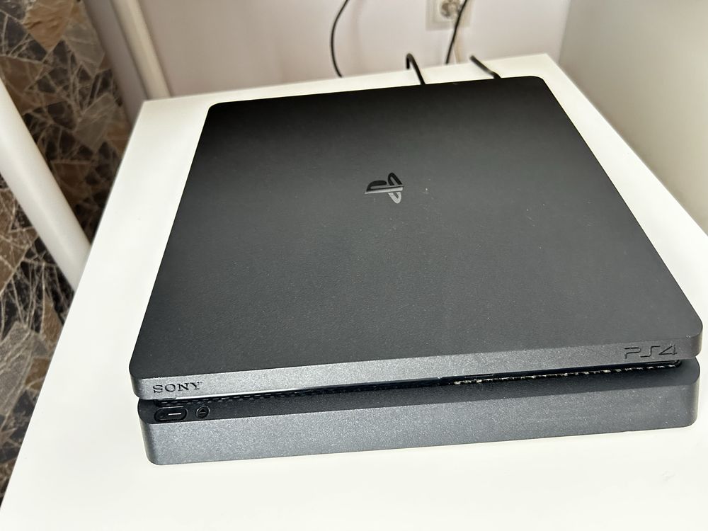 Продам Play station 4 + 100+ игр на Аккаунте