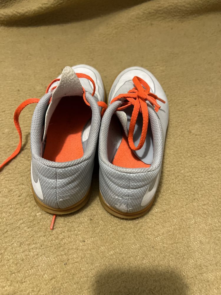 Nike Bravata II IC