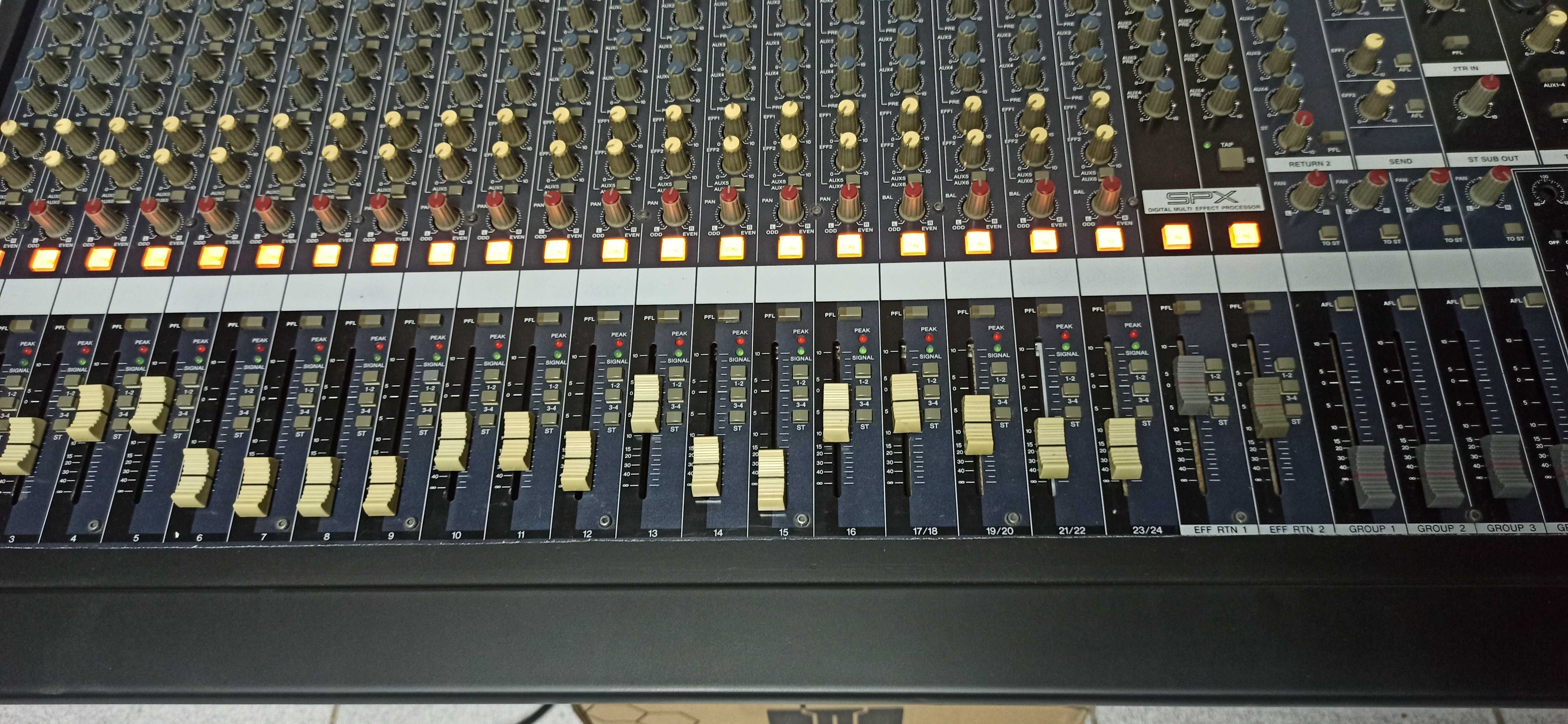 Yamaha MG24/14FX completamente funcional