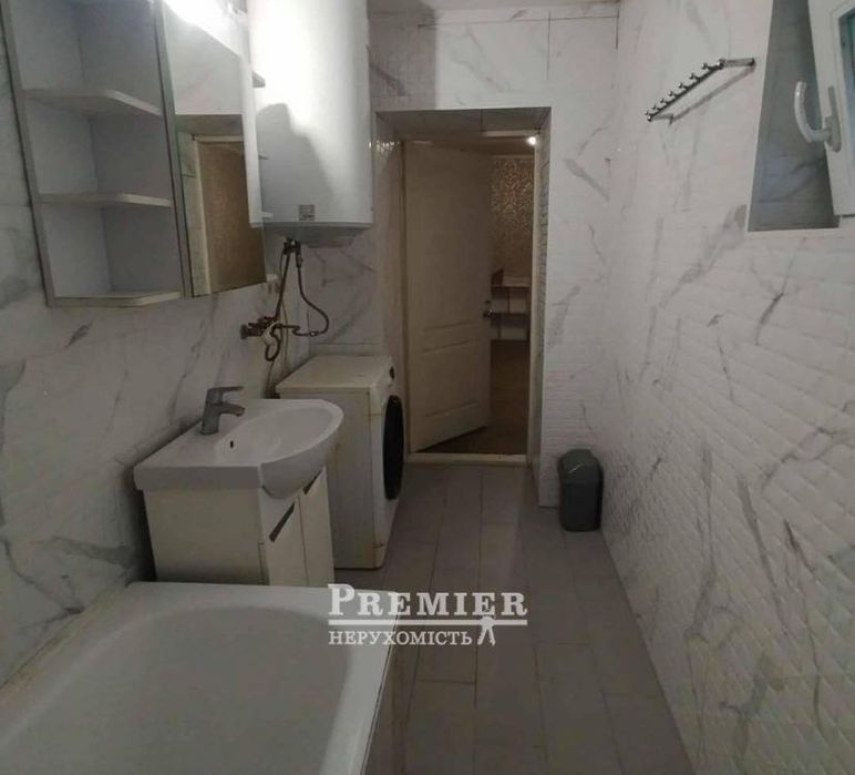 Продаж 3-кімнатної квартири в Приморському районі, вул. Пишонівська