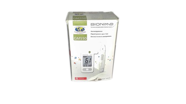 Глюкометр Bionime GM 550 для контроля глюкозы в крови.
