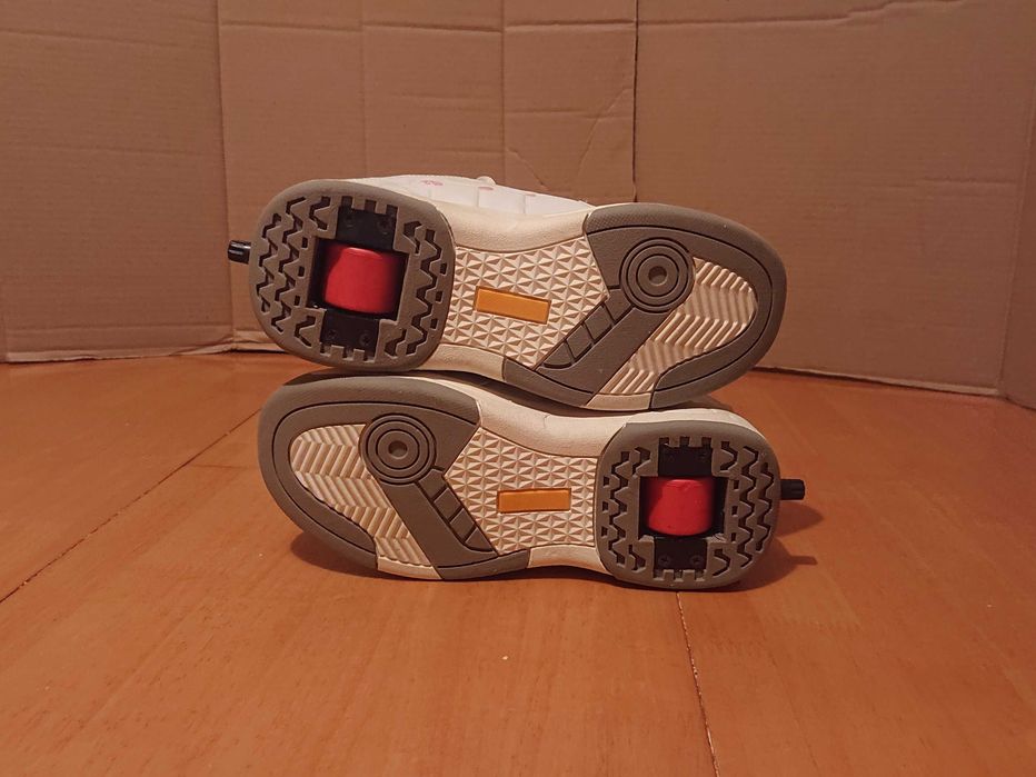 кросівки на колесиках Y2K